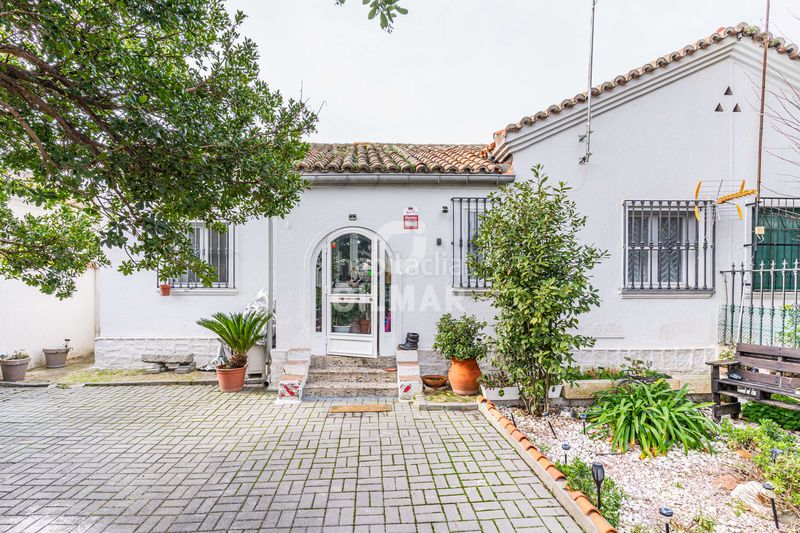Casa adosada descubre el lujo y la comodidad en este impresionante chalet individual, ubicado en el barrio de cuatro vientos, en el distrito de en Madrid - Imagen 33