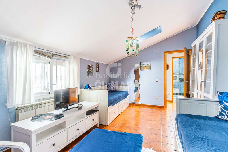 Casa adosada descubre el lujo y la comodidad en este impresionante chalet individual, ubicado en el barrio de cuatro vientos, en el distrito de en Madrid - Imagen 21