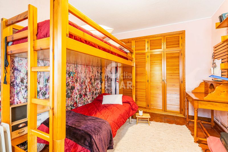 Casa adosada descubre el lujo y la comodidad en este impresionante chalet individual, ubicado en el barrio de cuatro vientos, en el distrito de en Madrid - Imagen 11