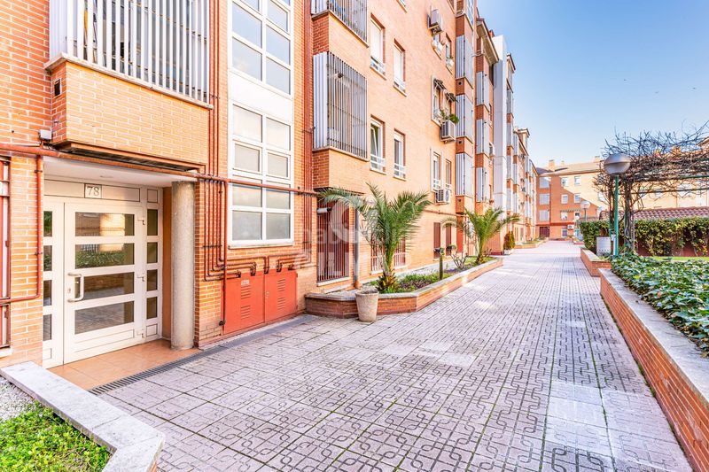 Piso en el corazón del distrito de latina , se encuentra este magnífico piso de 132 m, diseñado para ofrecer comodidad, lumino en Madrid - Imagen 26