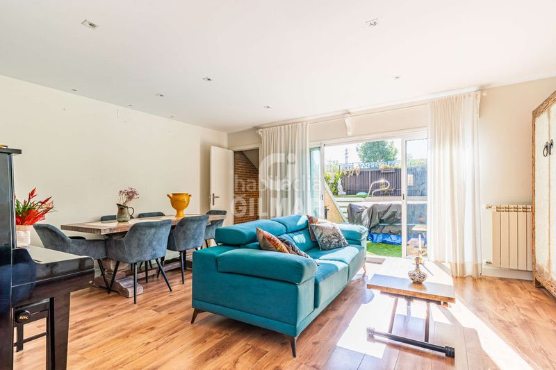 Foto e803ea40-9ea2-4726-9cf9-980d55b88a3c. Casa adossada amb calefacció aparcament a Parque Europa-Los Pitufos Pinto