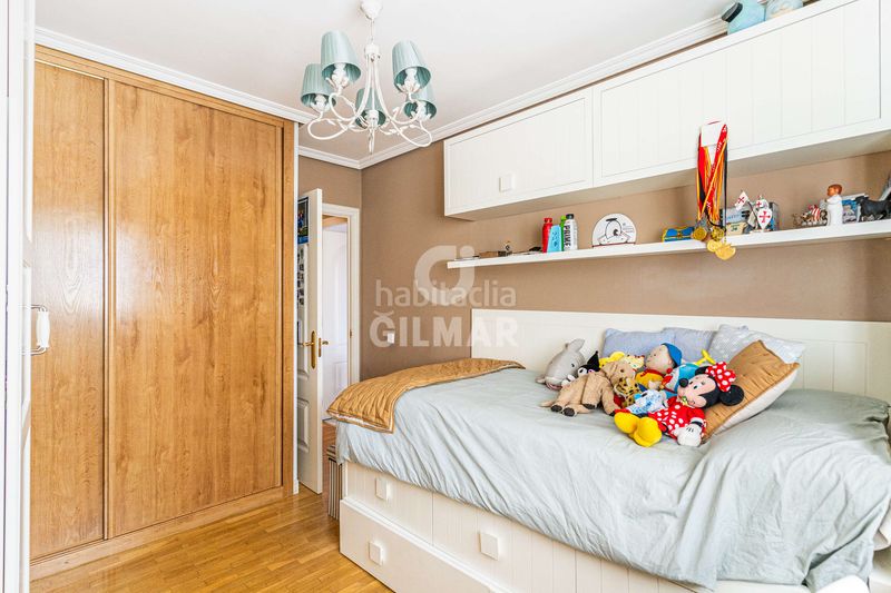 Foto ad1f5cc6-c40b-4fd4-a997-d122e17d4653. Pis amb calefacció aparcament piscina a San Fermín Madrid