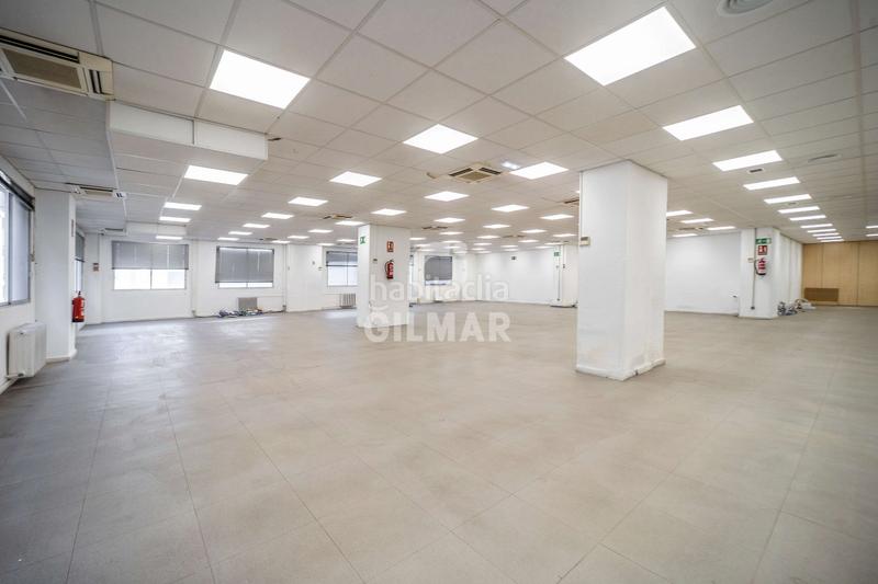 Foto 18a4a7d7-00f6-46a3-b618-1fe046316d0f. Oficina se comercializa en julián camarillo, una zona industrial con una gran proyección, adaptando lofts y oficinas a viviendas, esta mag en Madrid