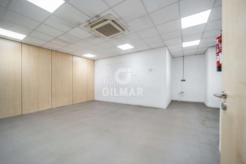 Foto 1dc37f63-6a0f-49f5-990a-201a3786c421. Oficina se comercializa en julián camarillo, una zona industrial con una gran proyección, adaptando lofts y oficinas a viviendas, esta mag en Madrid
