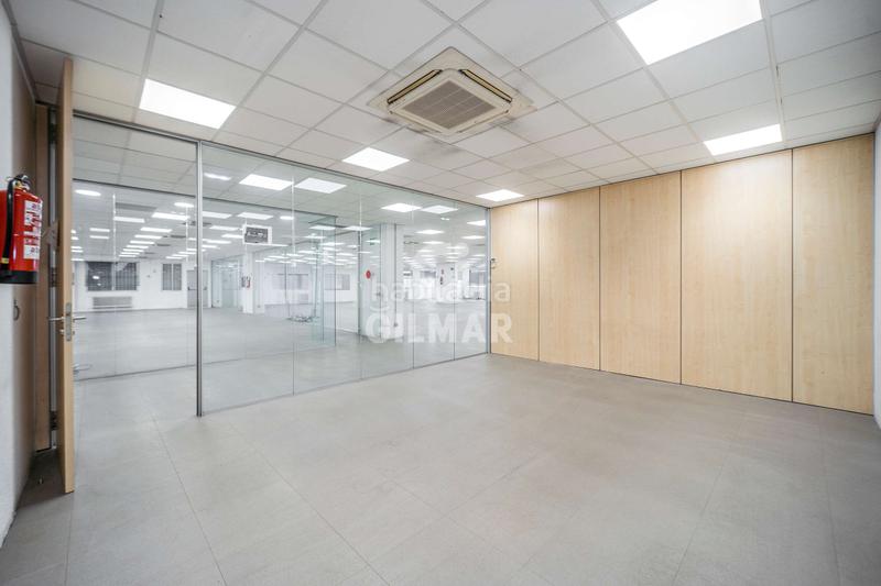 Foto 227e4f7c-3ada-4033-986a-8f205b302481. Oficina se comercializa en julián camarillo, una zona industrial con una gran proyección, adaptando lofts y oficinas a viviendas, esta mag en Madrid