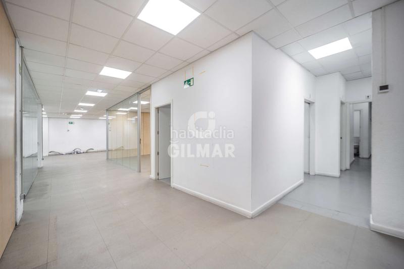 Foto 29cd8519-f761-464c-b635-d43154b952a4. Oficina se comercializa en julián camarillo, una zona industrial con una gran proyección, adaptando lofts y oficinas a viviendas, esta mag en Madrid