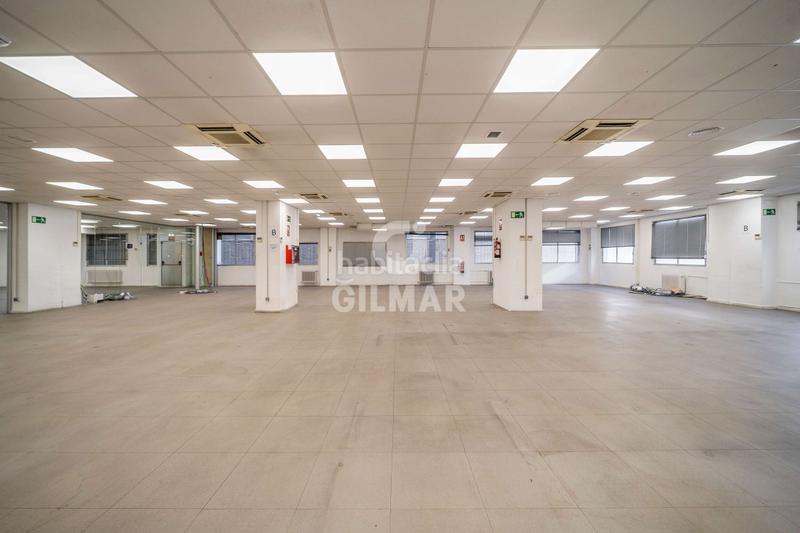 Foto 3feb36c8-c409-423e-9cb4-692883554770. Oficina se comercializa en julián camarillo, una zona industrial con una gran proyección, adaptando lofts y oficinas a viviendas, esta mag en Madrid