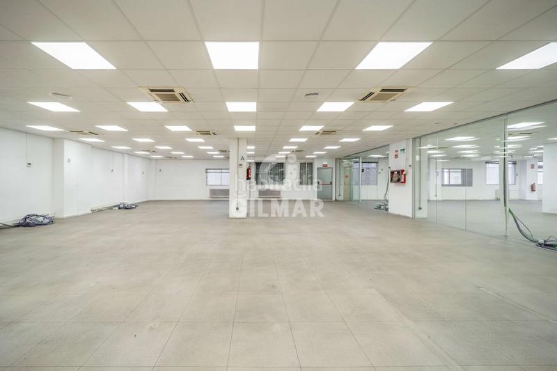 Foto 41014f0a-0646-45ca-9998-151387dbfc1a. Oficina se comercializa en julián camarillo, una zona industrial con una gran proyección, adaptando lofts y oficinas a viviendas, esta mag en Madrid