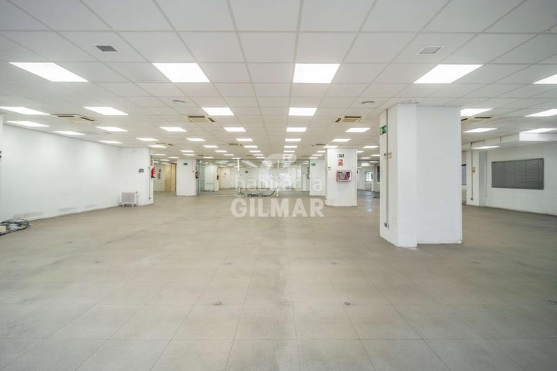 Foto 61c792e6-ef40-4c95-9b12-0016b5bdee9a. Oficina se comercializa en julián camarillo, una zona industrial con una gran proyección, adaptando lofts y oficinas a viviendas, esta mag en Madrid