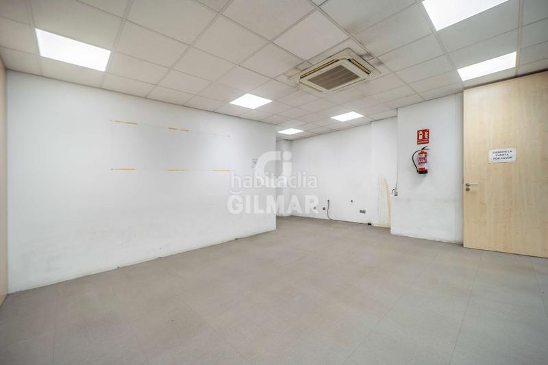 Foto b9a17cb2-6feb-4b89-9f1a-0254b5e9027e. Oficina se comercializa en julián camarillo, una zona industrial con una gran proyección, adaptando lofts y oficinas a viviendas, esta mag en Madrid