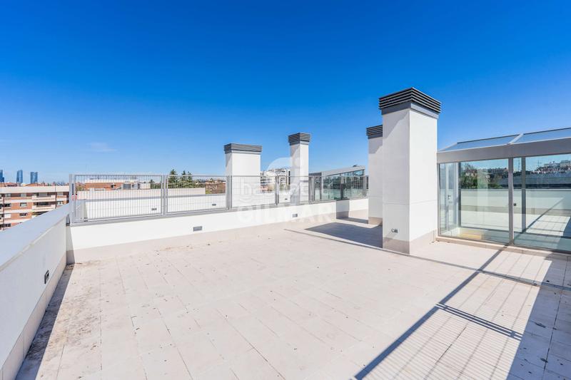 Foto 8b6762c9-5e20-4363-b20c-08c47a3b918e. Duplex con riscaldamento parcheggio piscina in San Juan Bautista Madrid