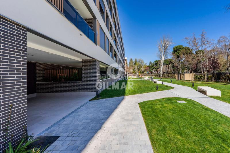 Foto f7e5a15c-e616-4427-8f9b-2060b12c32e8. Duplex con riscaldamento parcheggio piscina in San Juan Bautista Madrid