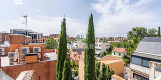 Casa aparellada a Conde Orgaz - Piovera. Chalet pareado en la mejor zona residencial de arturo soria, a u