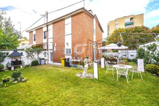 Doppelhaus in Pinar del Rey. Estupendo chalet pareado en la cotizada zona residencial de el b