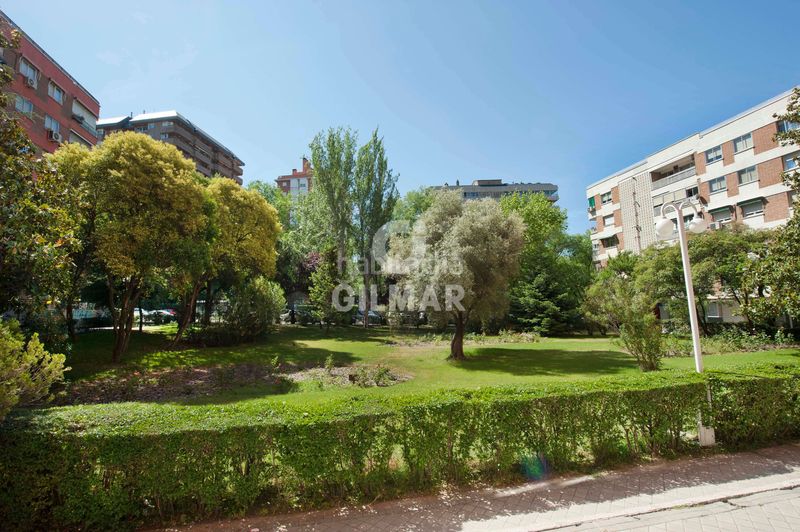 Piso ubicada en una de las zonas más demandadas del noreste , en el prestigioso entorno de arturo soria Colina, esta magnífic en Madrid - Imagen 5
