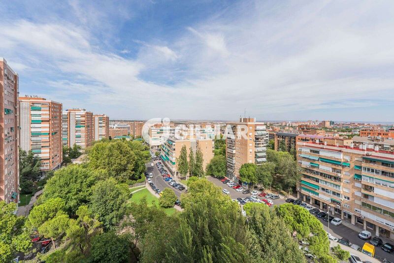 Foto 12ab94fb-370e-4245-b8ad-1f074b732d8d. Pis amb calefacció piscina a Costillares Madrid