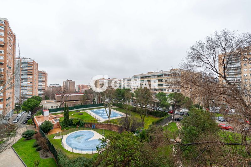 Foto 4795b86c-8113-4ecf-9f56-58600e0568dd. Pis amb calefacció piscina a Costillares Madrid