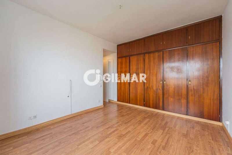 Foto b295a5e1-87bd-4e8e-bf6c-524c878cbf94. Pis amb calefacció piscina a Costillares Madrid