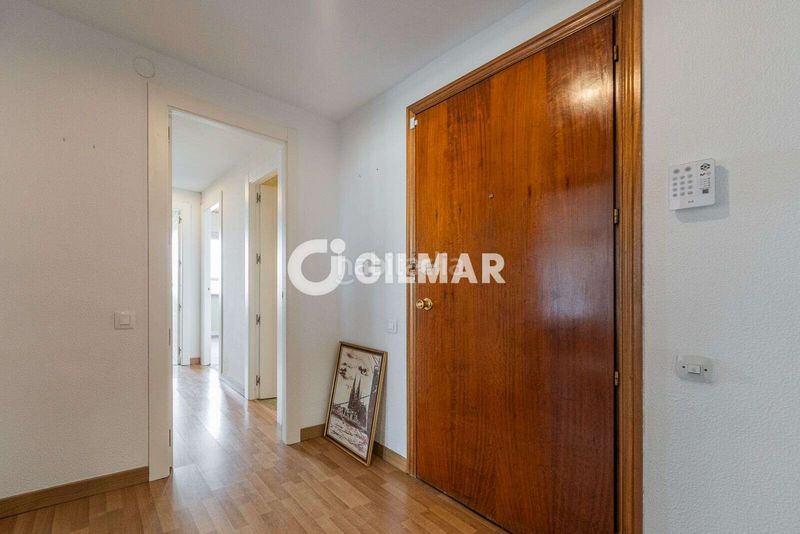 Foto d20fe227-fa63-4a92-a10a-b355f1b0a960. Pis amb calefacció piscina a Costillares Madrid