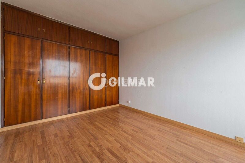 Foto e00b8b7b-b968-4fb8-bbab-fa8e37f3cfb5. Pis amb calefacció piscina a Costillares Madrid
