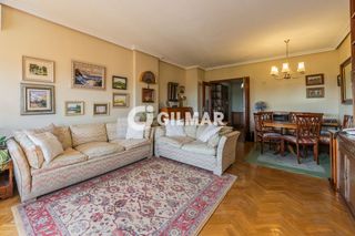 Pis a Costillares. Presentamos esta magnífica vivienda situada en una de las zonas