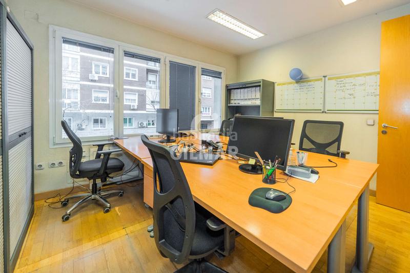 Foto 0e3227fc-ca96-41b3-8869-855174d20eba. Bureau avec chauffage dans Quintana Madrid