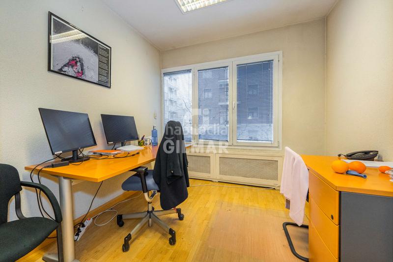 Foto a6466aaf-bb2d-4e10-8d2a-edfcc8f19992. Bureau avec chauffage dans Quintana Madrid