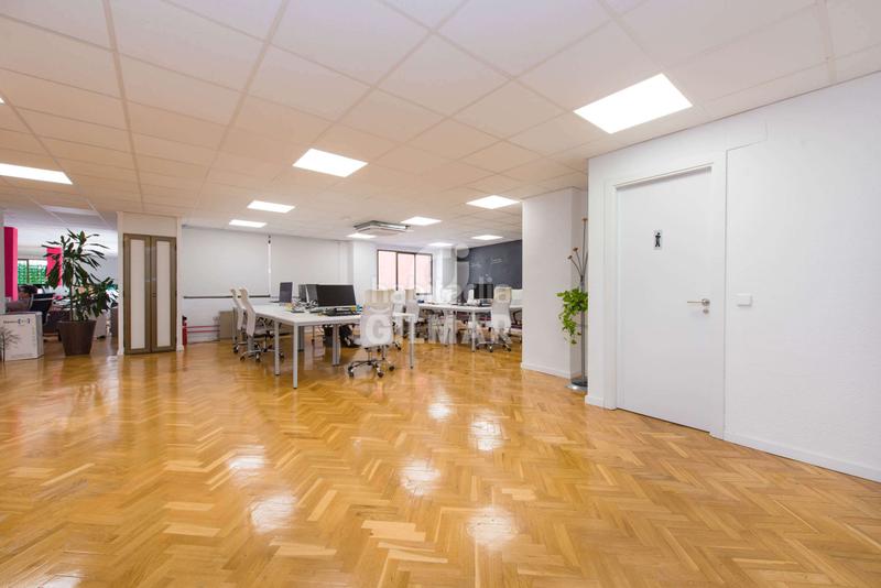 Foto 2d279b63-2505-4143-a8b3-145a437db2b2. Office space with heating in Prosperidad Madrid