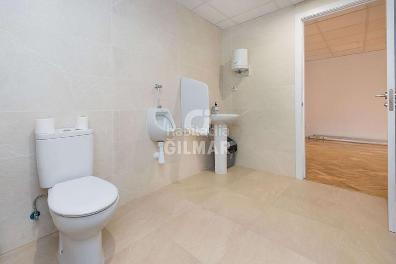 Foto dccb02f6-6f85-4547-89fb-3754b685e449. Office space with heating in Prosperidad Madrid