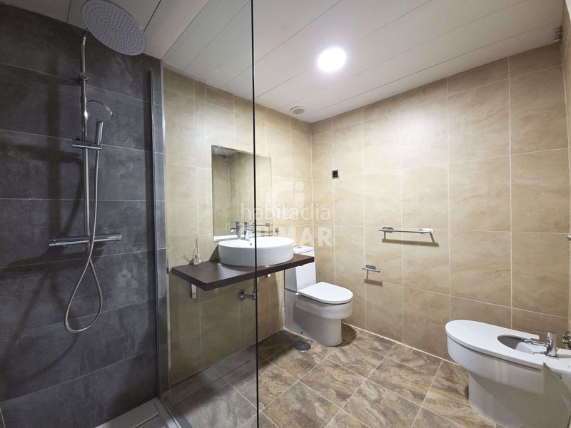 Estudio presentamos este magnífico estudio a estrenar ideal como primera vivienda o inversión.este estupendo estudio destaca por ser muy l en Madrid - Imagen 12