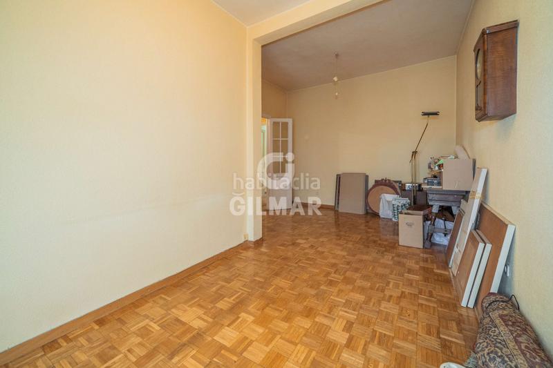 Foto 08e47caf-669e-4bc4-93c7-84a5f1bd4a31. Piso en el prestigioso barrio de Guindalera, dentro del emblemático distrito de salamanca, se presenta esta fascinante vivienda en altu en Madrid