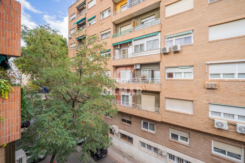 Foto 36c56e1e-48fa-46a0-9bea-cebe9ddc0642. Piso en el prestigioso barrio de Guindalera, dentro del emblemático distrito de salamanca, se presenta esta fascinante vivienda en altu en Madrid