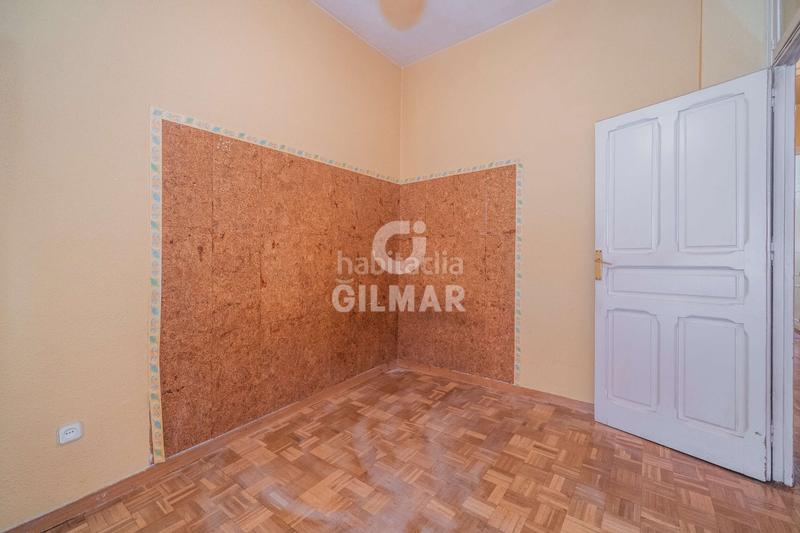 Foto 78187fef-8a5f-466b-ba71-cbb4dd178c3a. Piso en el prestigioso barrio de Guindalera, dentro del emblemático distrito de salamanca, se presenta esta fascinante vivienda en altu en Madrid