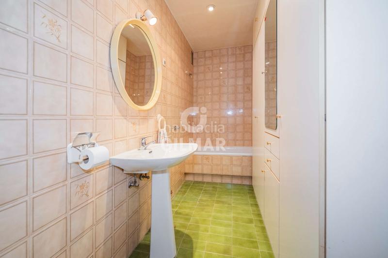 Foto c01a4550-be7f-44f1-8d72-2563c358995e. Piso en el prestigioso barrio de Guindalera, dentro del emblemático distrito de salamanca, se presenta esta fascinante vivienda en altu en Madrid