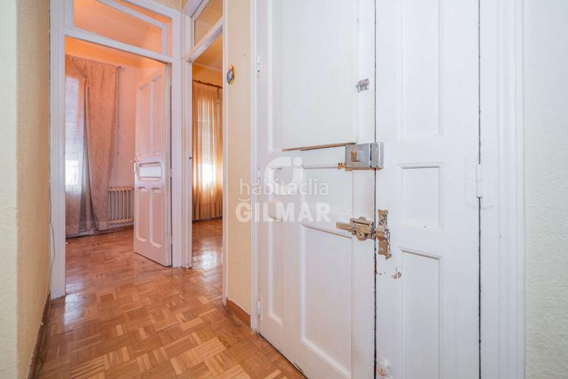 Foto fae2d7bb-7c26-4d23-a6b5-aead61df60af. Piso en el prestigioso barrio de Guindalera, dentro del emblemático distrito de salamanca, se presenta esta fascinante vivienda en altu en Madrid