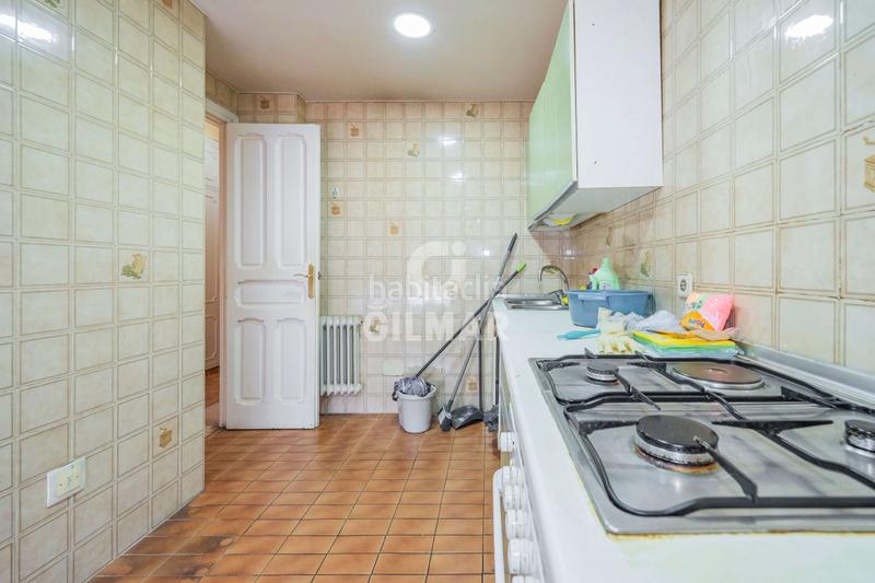 Foto fdbe52f3-964a-4bfa-a9cd-9332a1ac1953. Piso en el prestigioso barrio de Guindalera, dentro del emblemático distrito de salamanca, se presenta esta fascinante vivienda en altu en Madrid