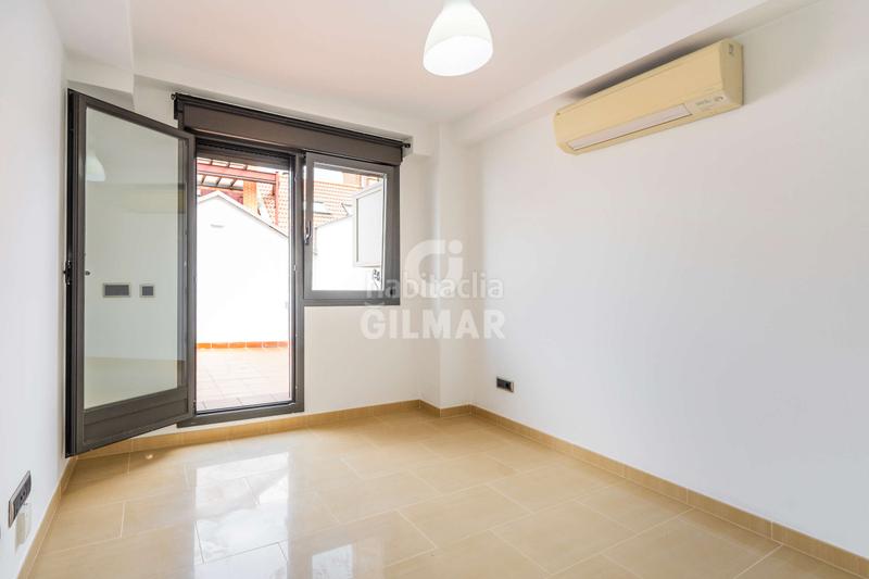 Foto 26baf93b-4a7c-452d-9c30-691b7903b381. Ático presentamos este magnífico áticodúplex con terraza solarium.este inmueble se compone de 57m construidos, además de disponer del us en Madrid