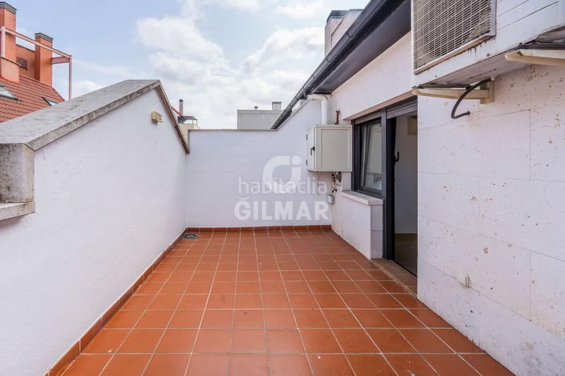 Foto 3b8c500f-9192-48e1-9eb4-21098212f383. Ático presentamos este magnífico áticodúplex con terraza solarium.este inmueble se compone de 57m construidos, además de disponer del us en Madrid