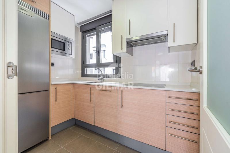 Foto b081c37f-4530-4fae-aa72-865c53606bc7. Ático presentamos este magnífico áticodúplex con terraza solarium.este inmueble se compone de 57m construidos, además de disponer del us en Madrid