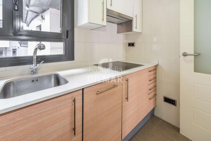 Foto ba089804-3e79-429a-83e8-5cd2448f5abd. Ático presentamos este magnífico áticodúplex con terraza solarium.este inmueble se compone de 57m construidos, además de disponer del us en Madrid