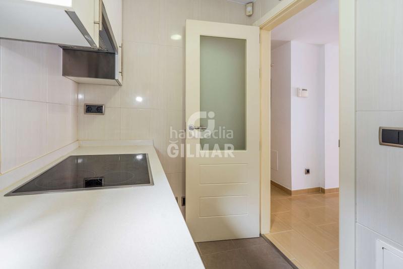 Foto c39fce80-51bd-4369-8e5c-af911f68d049. Ático presentamos este magnífico áticodúplex con terraza solarium.este inmueble se compone de 57m construidos, además de disponer del us en Madrid