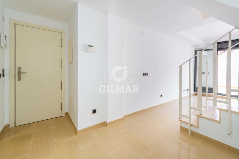 Foto c95698c1-8084-426e-b0aa-198c8c9b62f0. Ático presentamos este magnífico áticodúplex con terraza solarium.este inmueble se compone de 57m construidos, además de disponer del us en Madrid