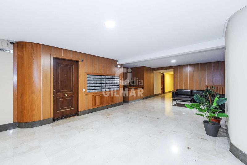 Foto 3528523d-e964-4966-bf6d-1286f9ea62e5. Piso les presentamos este magnífico piso para reformar de 117 metros construidos con grandes posibilidades de redistribución de los esp en Madrid