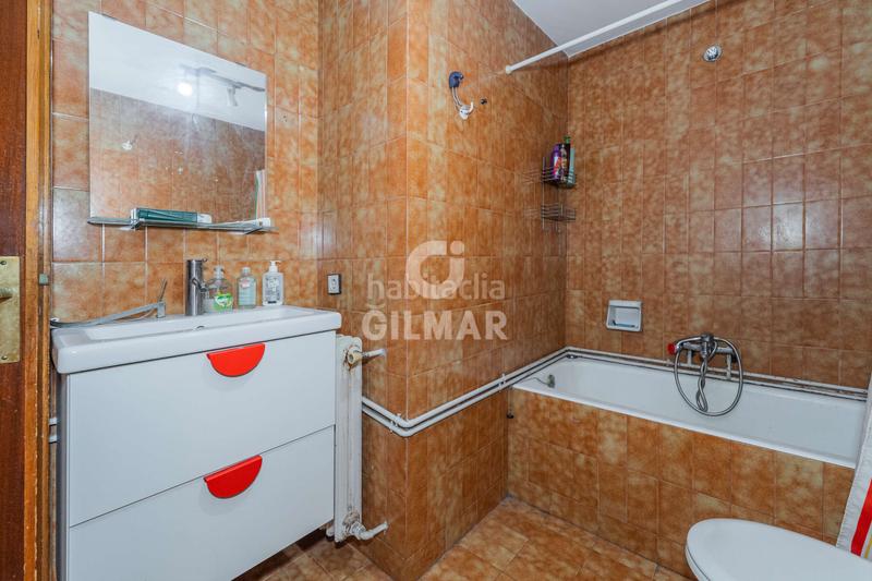 Foto 7a98b3b0-201f-4384-be7a-34c07f4fce18. Piso les presentamos este magnífico piso para reformar de 117 metros construidos con grandes posibilidades de redistribución de los esp en Madrid