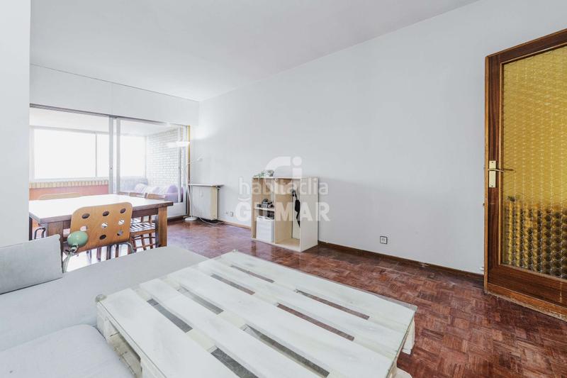 Foto ec95bb15-29b7-4721-901a-061f755def6e. Piso les presentamos este magnífico piso para reformar de 117 metros construidos con grandes posibilidades de redistribución de los esp en Madrid