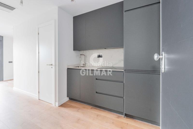 Foto 98d19b8a-5951-4989-a83d-b9f24c773ea9. Àtic amb calefacció a Guindalera Madrid