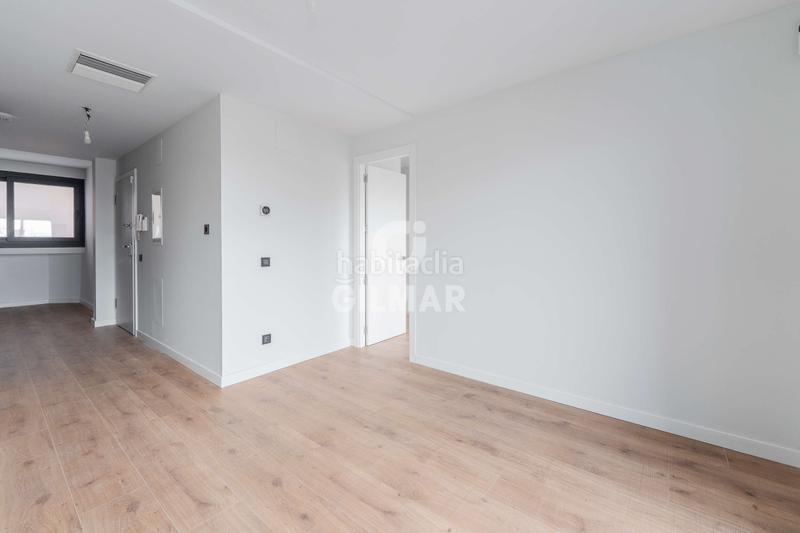 Foto b5708fff-0a62-49d4-ba71-a5c0d4c97d49. Àtic amb calefacció a Guindalera Madrid