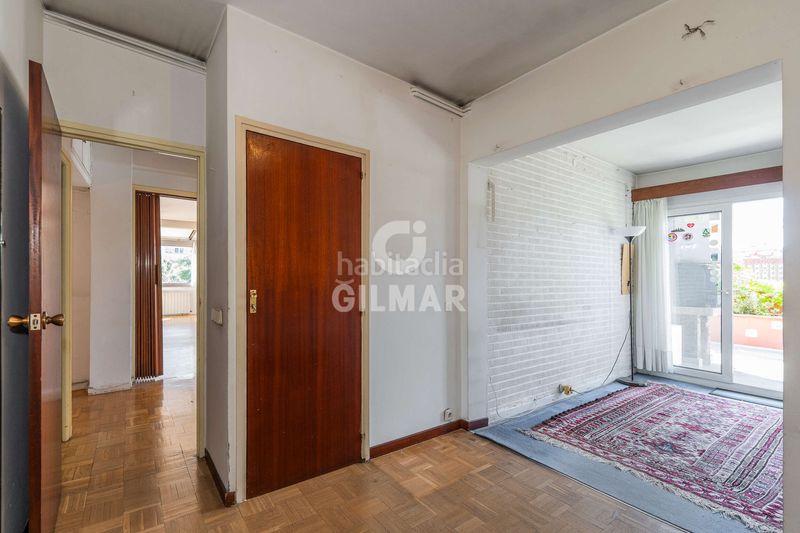 Foto f7a0cd2e-e5c5-48f9-a59a-adf7c6aa82c8. Àtic amb calefacció aparcament piscina a San Pascual Madrid
