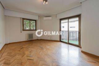 Appartement à Guindalera. Vende en exclusiva este acogedor apartamento de 70 m con garaje