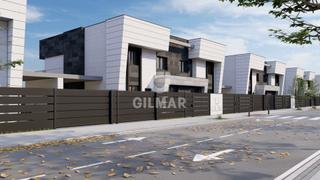 Casa aparellada en Cortijo sur. Este magnfico chalet pareado de 284 m2 se encuentra ubicado en